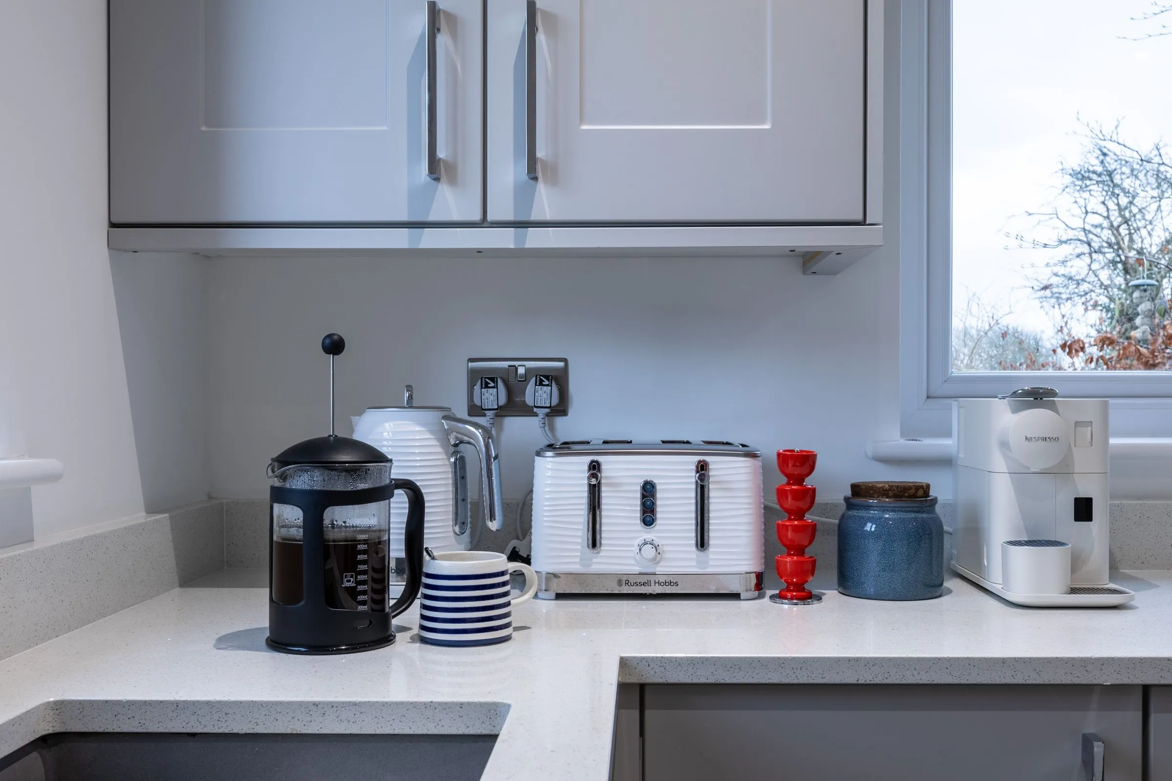 Ty Wawr - Coffee Moment