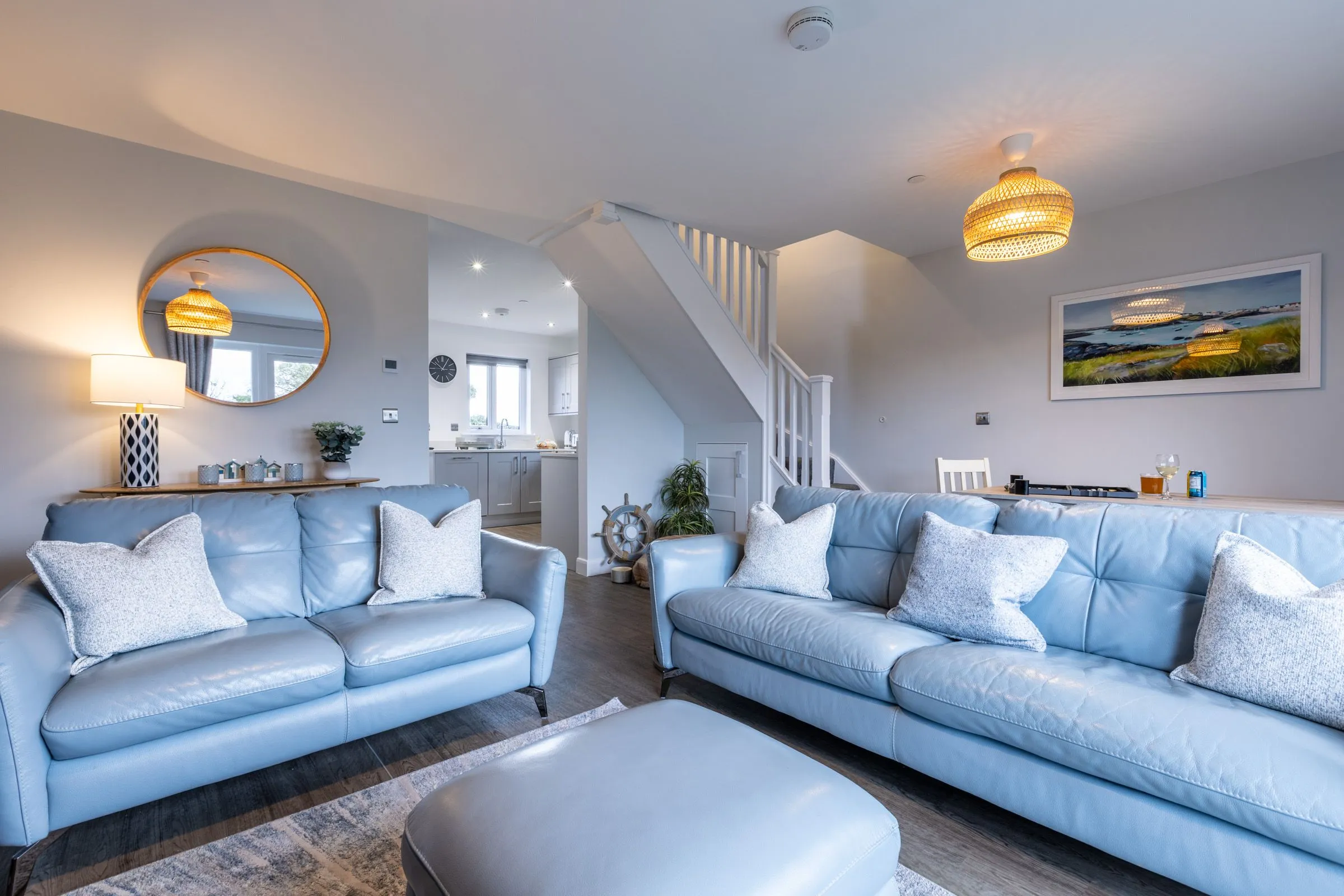 Ty Wawr - Lounge to stairs