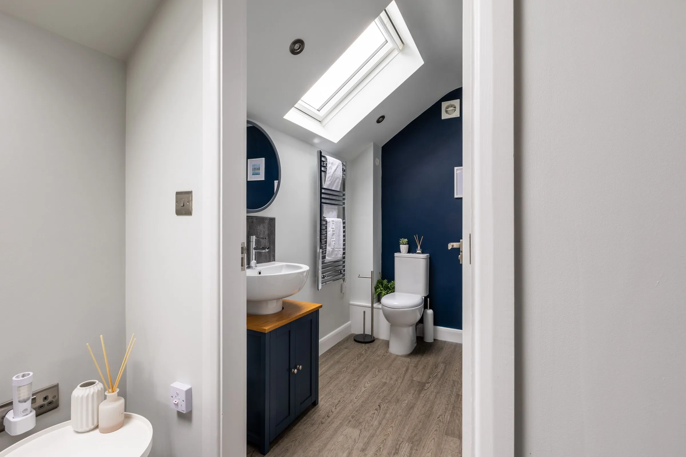 Ty Wawr - Upstairs Bathroom 