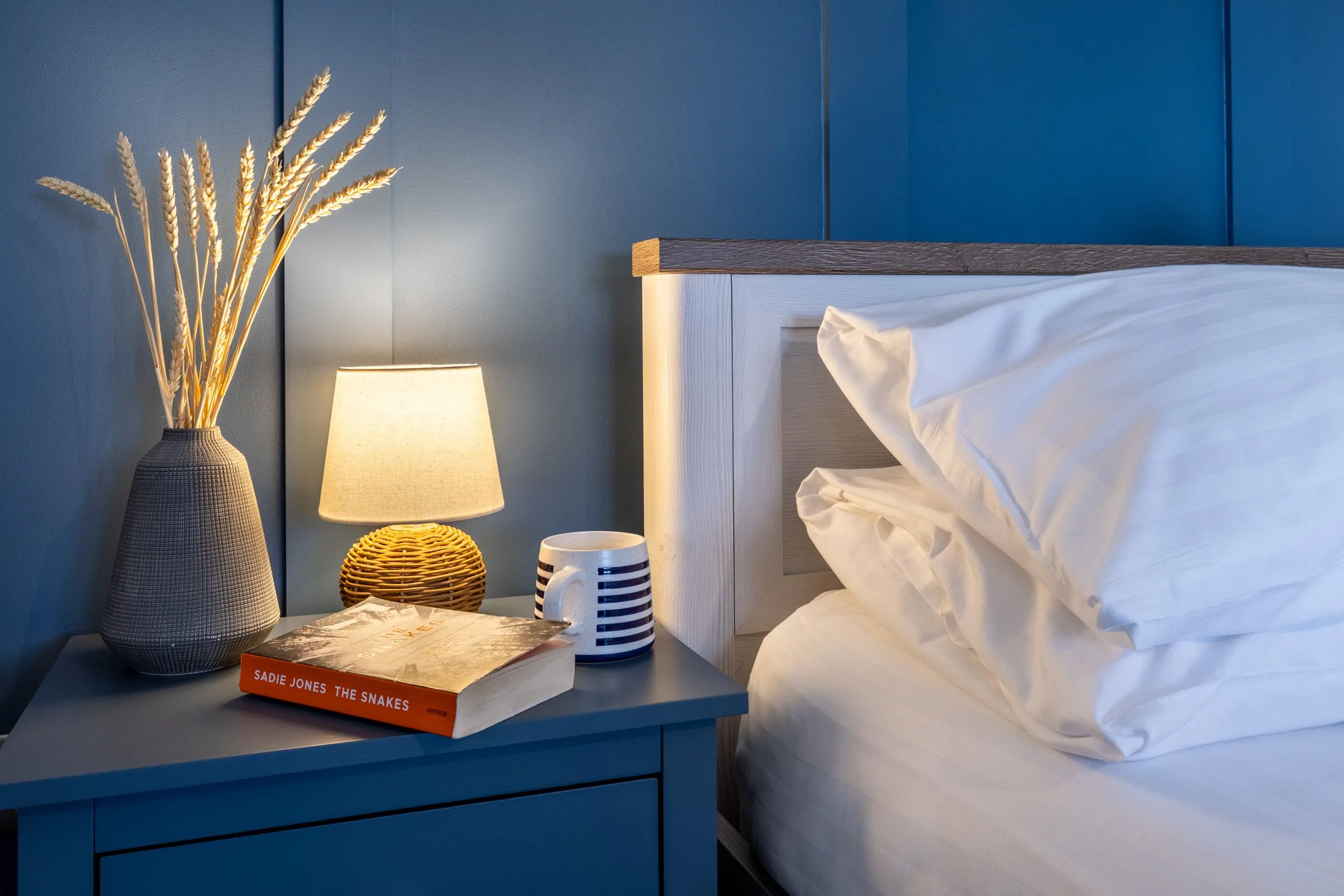 Ty Wawr - King Room Detail