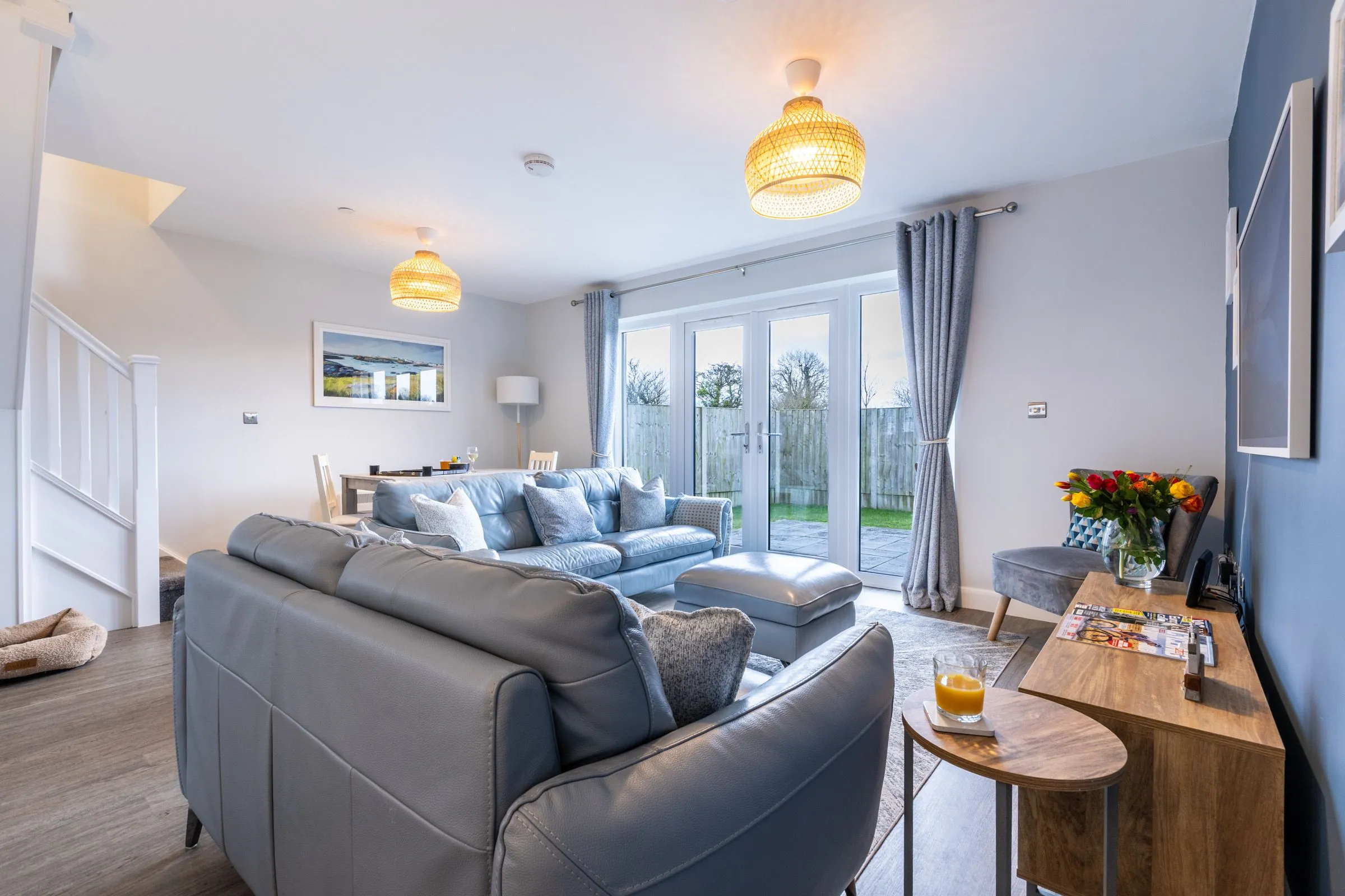 Ty Wawr - Lounge looking out to Enclosed Garden 