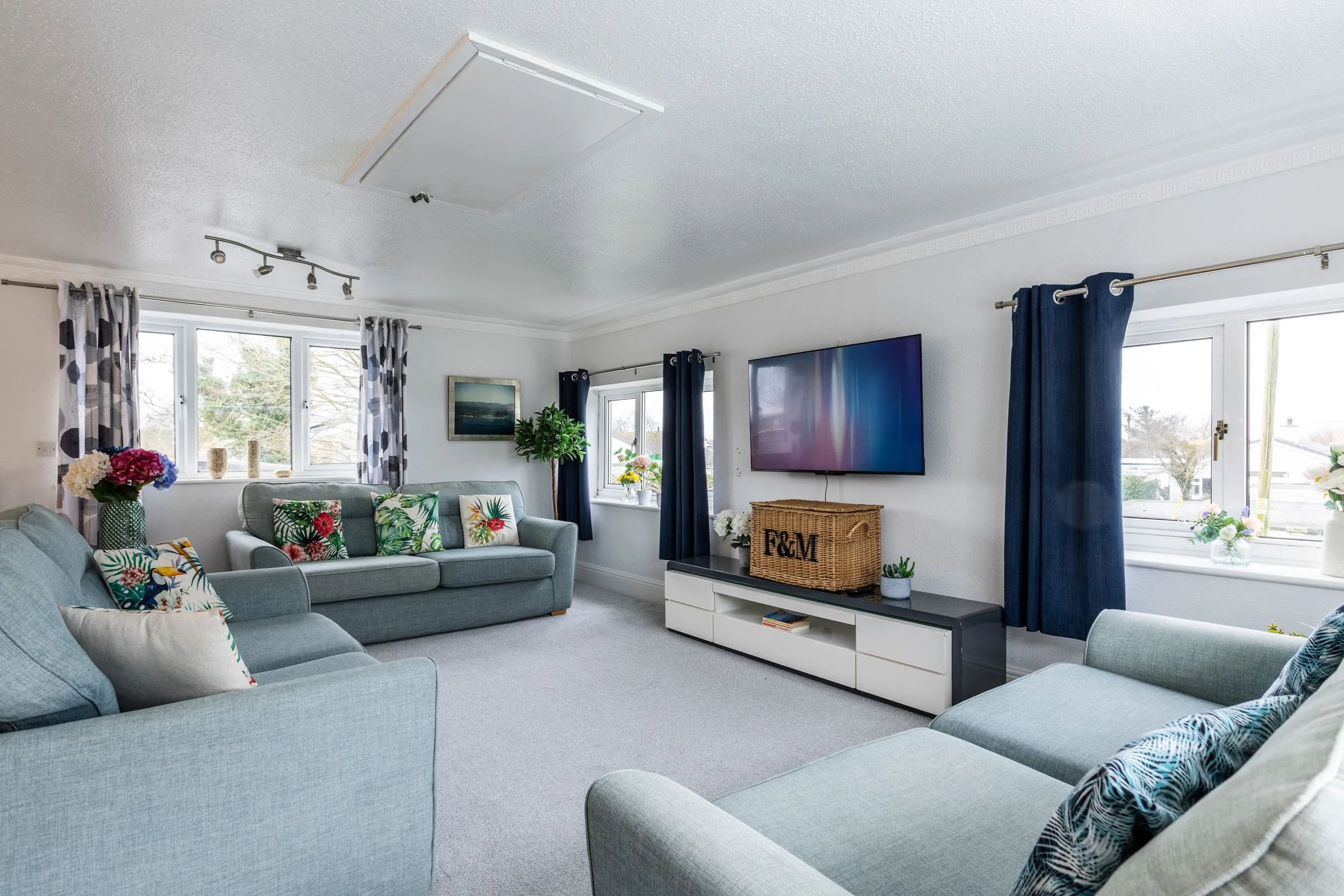 Coed Y Llan Mezzanine