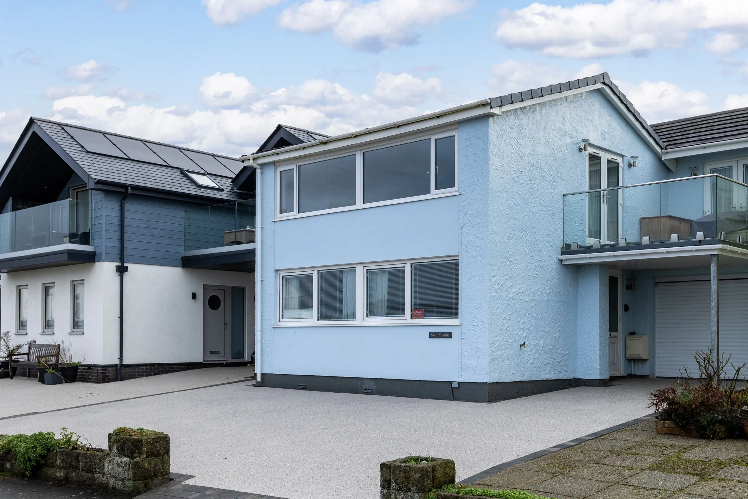 Swn Y Bae - Front Parking