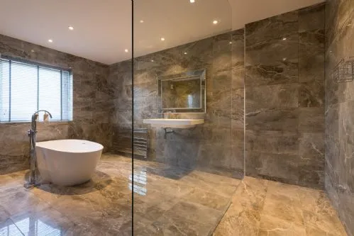 Cadair Arthur - en-suite bathroom with stand alone bath