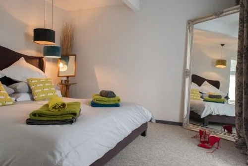 Bryn Bach Bedroom - LLanfaelog 