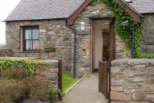 Bwthyn Dwynwen Entrance - Aberffraw 