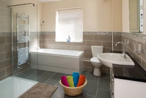 Pen Y Bryn - Downstairs bathroom