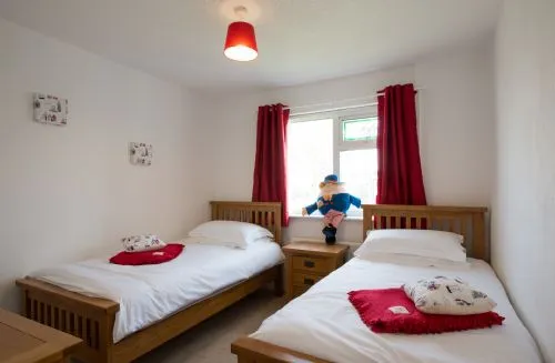 Rhonwil - Twin bedroom
