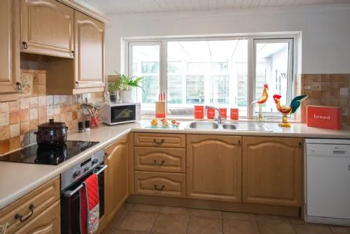 Rhonwil - Kitchen 