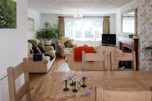 Rhonwil - Living area