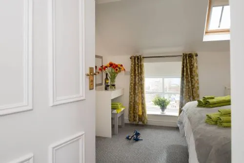 Ty Mabon View into Bedroom