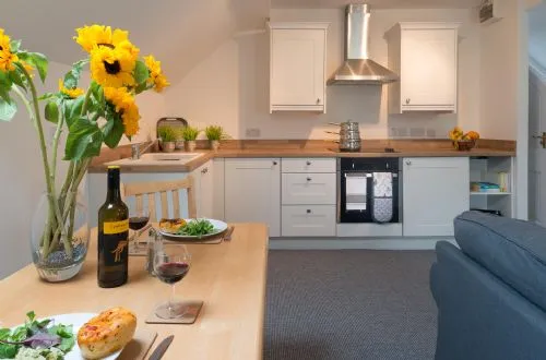 Ty Mabon Kitchen Dining Room - Aberffraw 