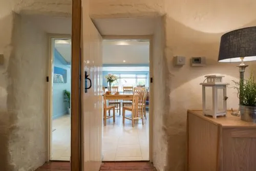 Tyn Lon view to Kitchen