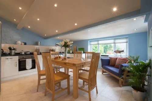 Tyn Lon Kitchen and Dining Table