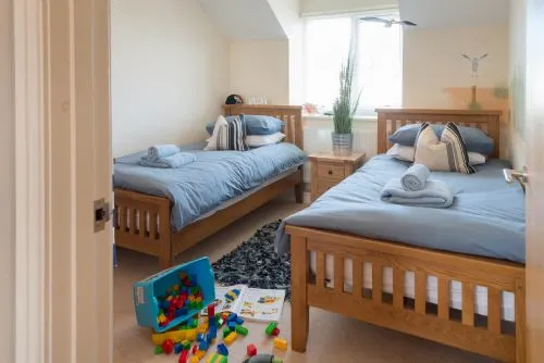 Tides Reach Twin Bedroom - Rhosneigr 