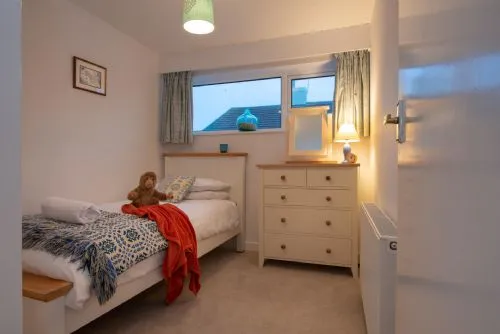 Marimar - Single Bed Bedroom