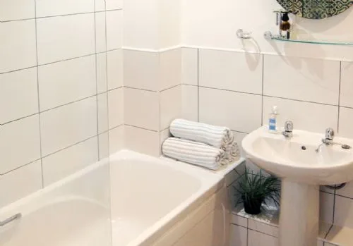Bryn Eglwys Bathroom