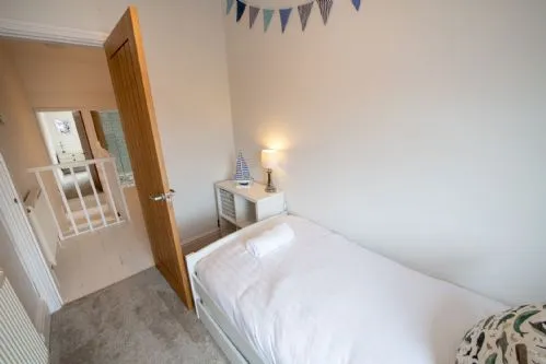 Lakeview trundle bed