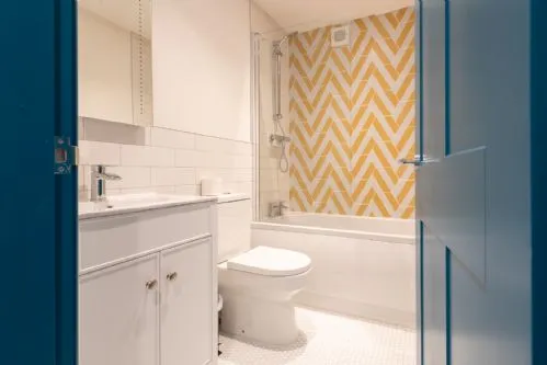 Llys Y Celeste Family Bathroom