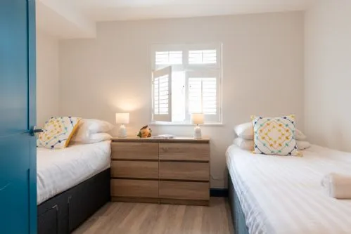 Llys Y Celeste twin bedroom