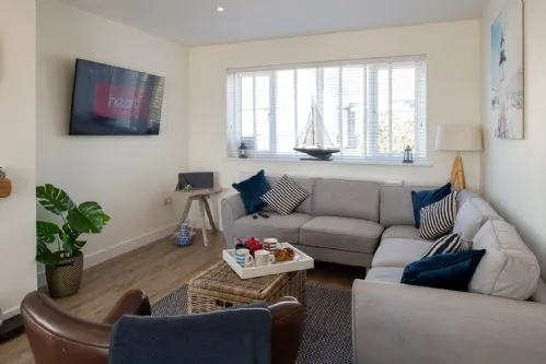 Off the Hook - Living area and TV