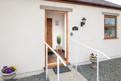 Y Bwthyn Entrance