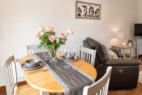 Y Bwthyn Dining Area