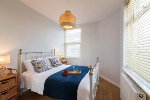 Bryn Awel Bach master bed