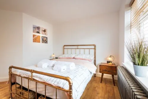 Faraway King Bed
