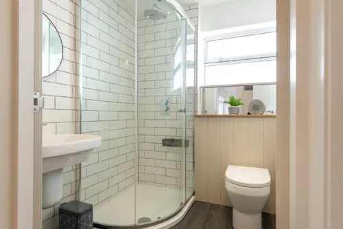 Faraway shower room