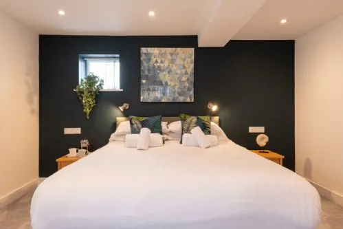 Hen Golchdy bed