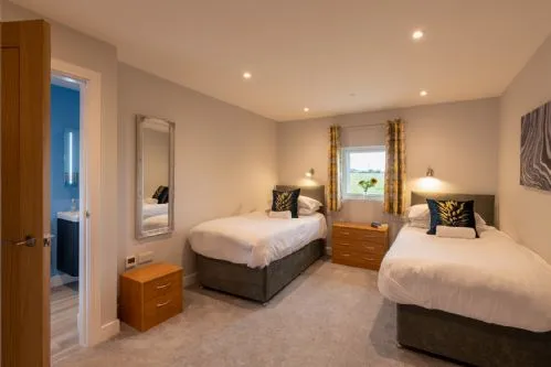 Hen Golchdy twin bedroom