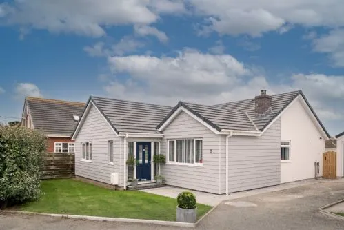 Off the Hook - External front - Rhosneigr