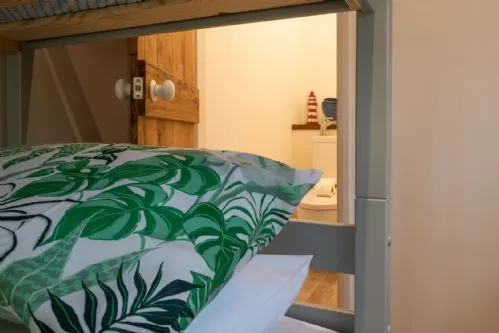 Kiloran - bunk bed ensuite toilet