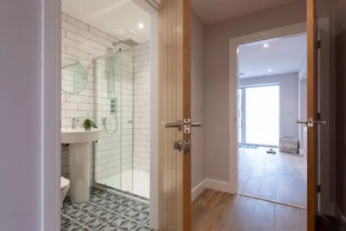 Stone's Throw - Shower room