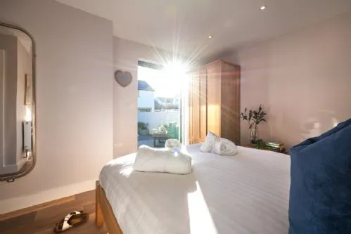 Stone's Throw - Double room