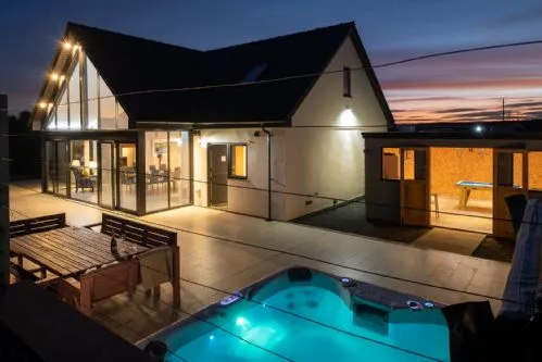 Ty Rhos Newydd Hot Tub