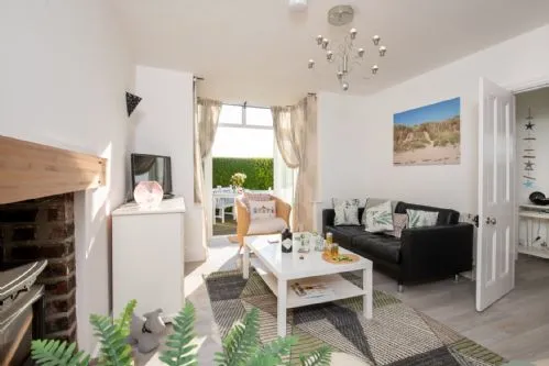 Lan Y Mor - living room