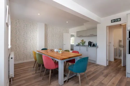 Sandaig - Dining table