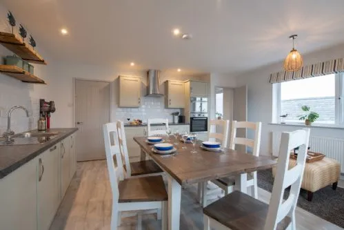 Kittiwake Cottage diner kitchen