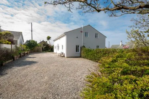 Ty Traeth Driveway