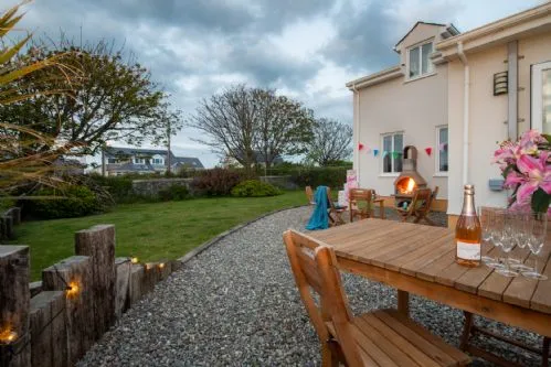 Ty Traeth Al Fresco dining