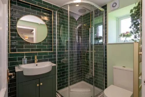 Bwthyn Siwan downstairs bathroom