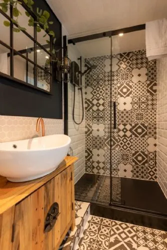 Coed Y Llan super-king en-suite annex