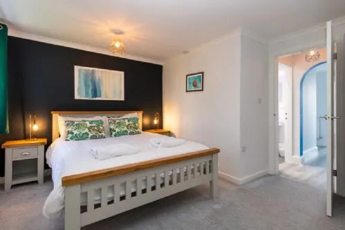 Coed Y Llan Master super-king bedroom
