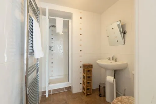 Ancones downstairs twin bed en-suite