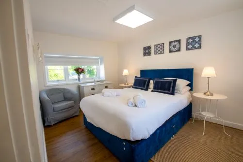 Ty Capel Bach King Bed