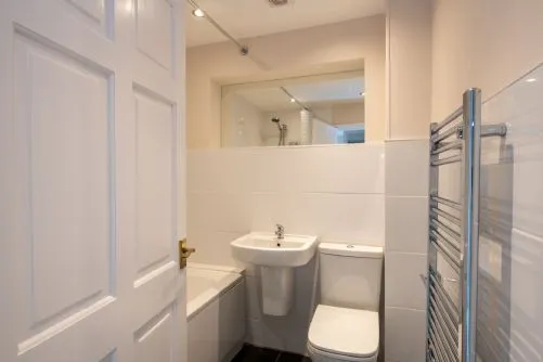 Ty Heulwen Bathroom