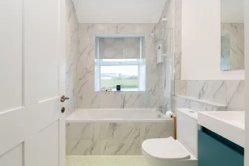 Twn Pwll Family Bathroom