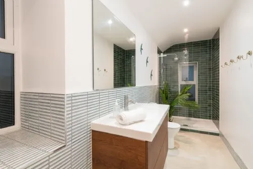 Twn Pwll Upstairs Bathroom